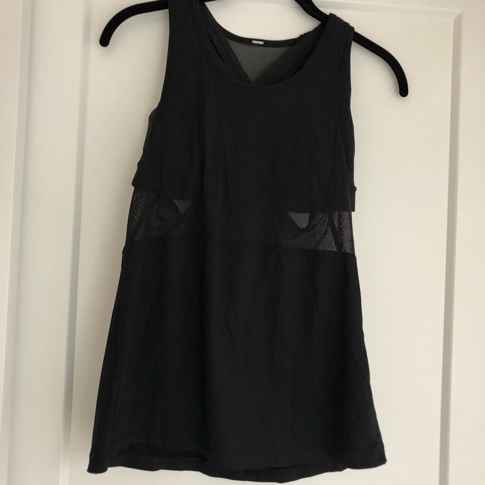 Lululemon tank w/ built in bra and mesh details
